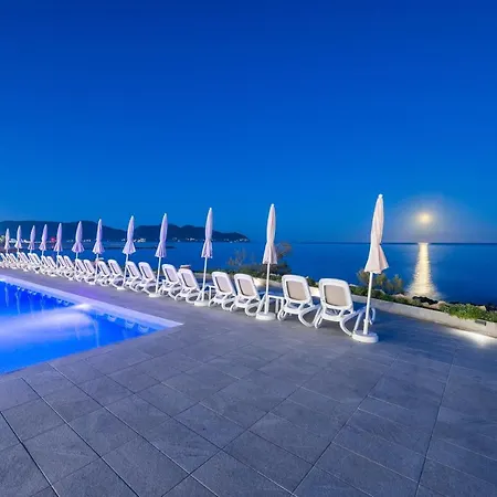 Atolon & Kaafu Club Hotel 4*